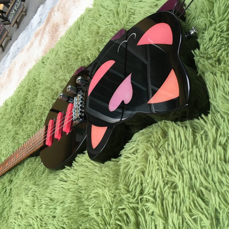 Kostenloser Versand 6 Saiten schwarze Katze E-Gitarre Chrom Hardware Gitarre auf Lager bestellen sofort Gitarren Gitarre