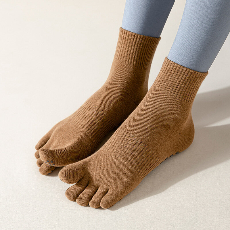 1 pasang kaus kaki Yoga wanita kaus kaki Pilates antiselip katun lembut antiselip untuk olahraga balet wanita kaus kaki lima jari