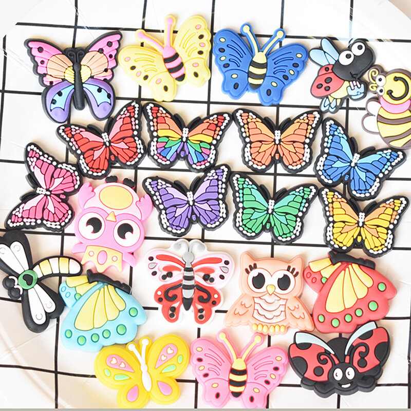 1PC śliczne Butterfly Cartoon buty z Pvc Charms akcesoria do obuwia klamry dla kobiet dziewczyn DIY prezenty opaska na nadgarstek dekoracje