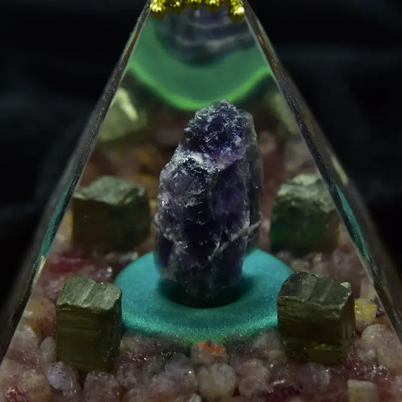 Natural Crystal Amethyst Pyramid, Orgon Energy Geometry, Orgonite Yoga Meditação, Healing Room Decor, Novo e original