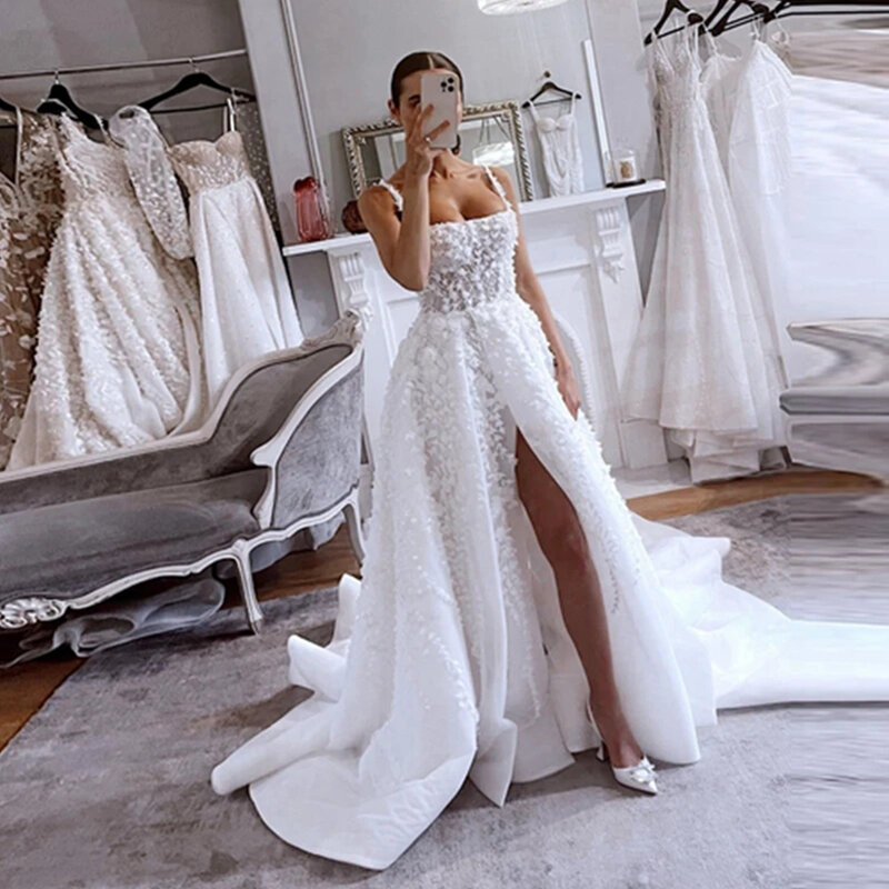 Luksusowe damskie eleganckie suknie ślubne 3D naklejka koronkowa linia boczne rozcięcie Sexy bez rękawów suknia ślubna typu princeska Spaghetti pasek 2023