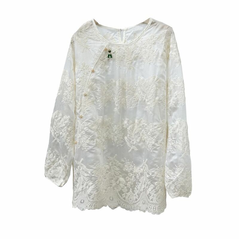 Camisa transpirable con bordado de aguja para mujer, camisa holgada con botones laterales, solapa oblicua, estilo temperamento, novedad de verano 2024