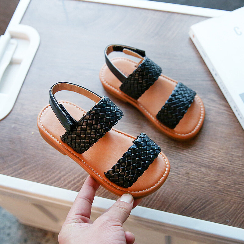 Sandal anyaman anak perempuan modis terbaru 2024 sandal ujung terbuka cerah sepatu pantai musim panas Botton lembut untuk anak perempuan