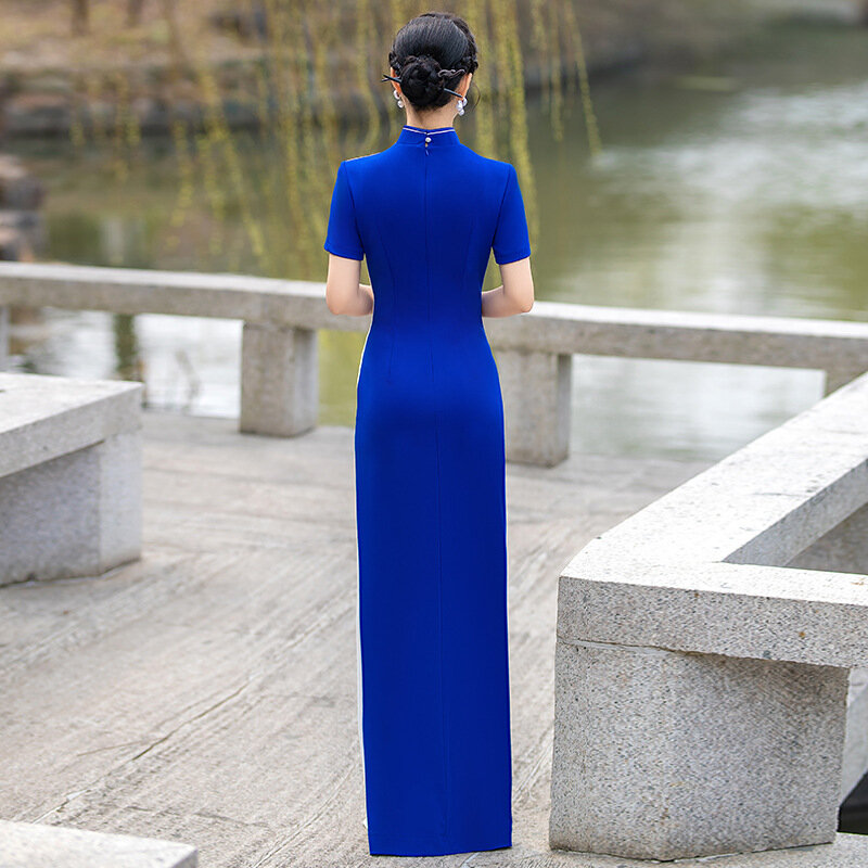 ชุดชุดเดรสปาร์ตี้ลายดอกไม้ทางการจีนผ้าซาตินผู้หญิงผ่าสูงชุดกี่เพ้าคอจีนเซ็กซี่ชุด5XL สวยงาม