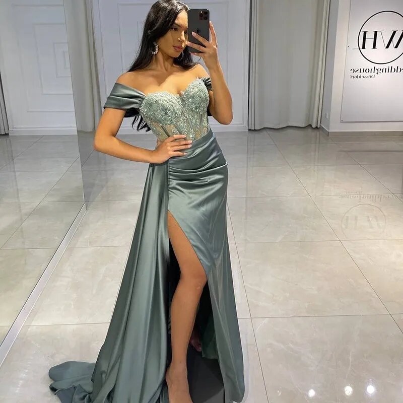 Sexy Side Slit Evening Dresses Sleeveless Smooth Pleate Satin And Lace Ball Gowns Trumpet Floor Length Formal Bridal Beach Party