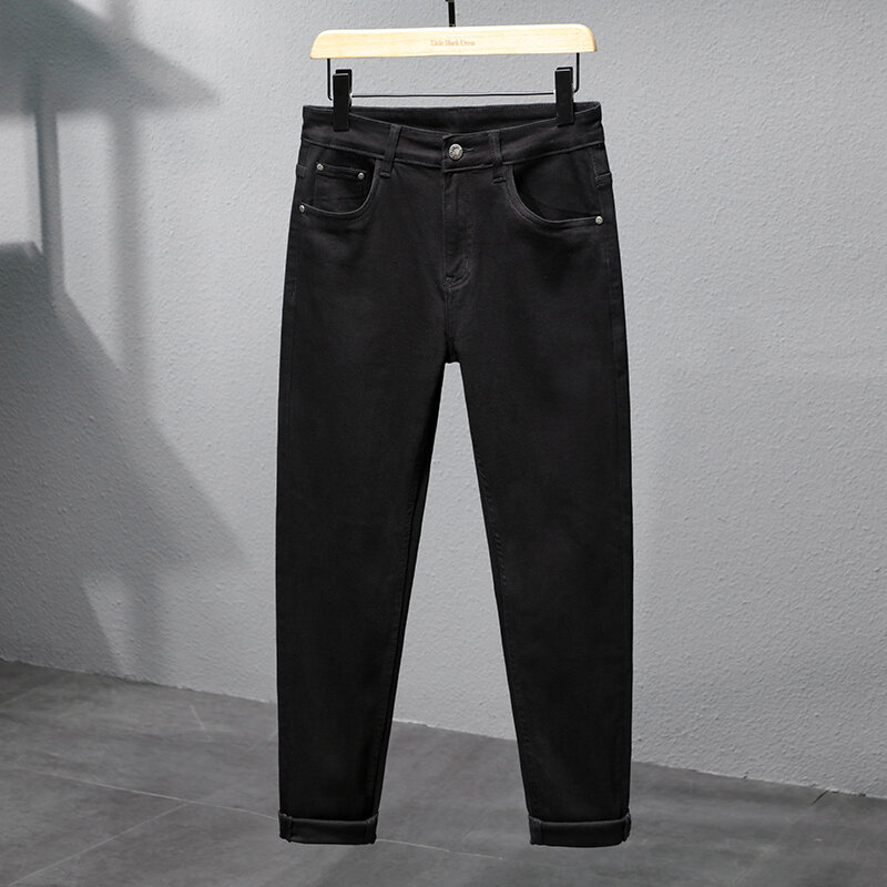 Jeans neri puri Non sbiaditi estate da uomo sottile elastico traspirante tessuto morbido alla moda pantaloni Skinny Slim Fit semplici di fascia alta
