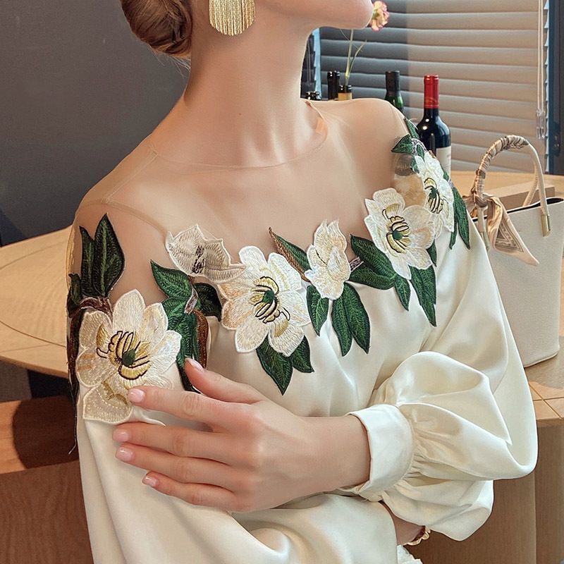 Perancis Vintage blus bunga wanita lengan panjang O-Neck kemeja bordir kemeja Famale seksi renda elegan Atasan Wanita 2024