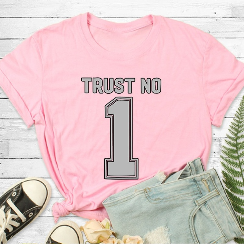 Trust NO เสื้อยืดพิมพ์ลายตัวอักษร1ตัวสำหรับผู้หญิงเสื้อยืดคอกลมแขนสั้นทรงหลวมสำหรับผู้หญิง