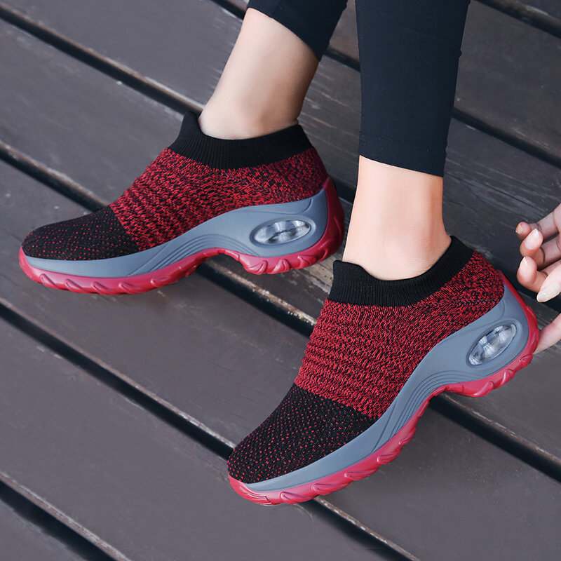 ถุงเท้ากีฬาลำลองสำหรับผู้หญิง, รองเท้าผ้าใบแฟชั่นหนาพื้นรองเท้าระบายอากาศรองเท้าสูงลาดส้นโยก
