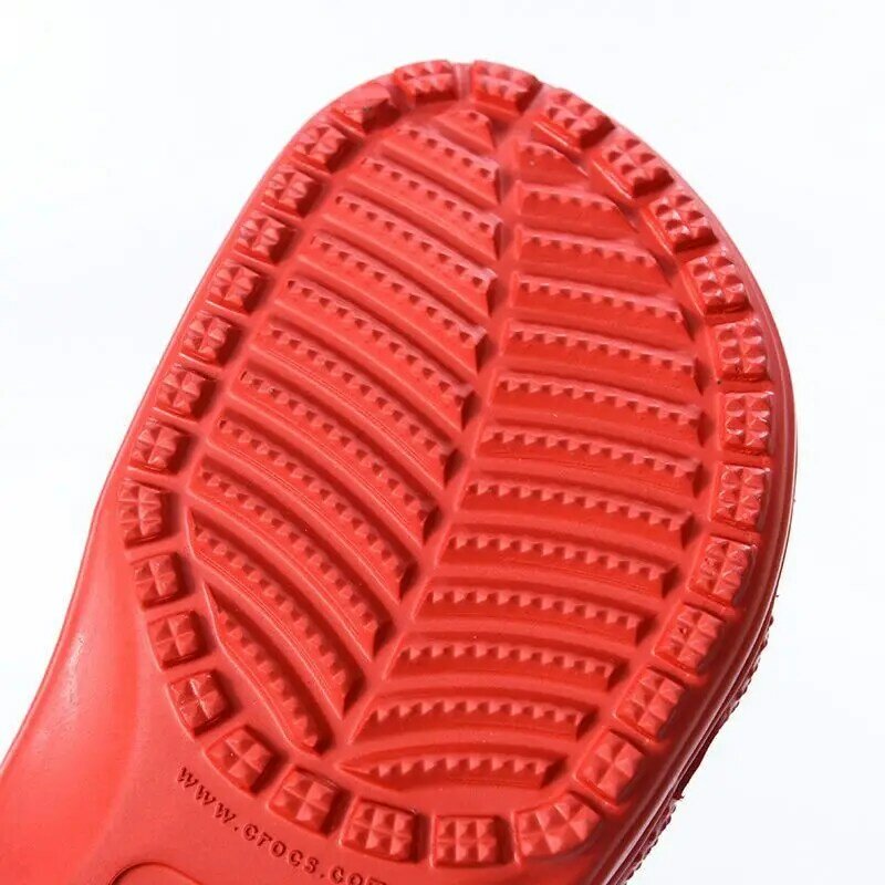 Sandały z kreskówek klapki czerwone chłopcy na co dzień buty plażowe oddychające galaretki ogrodowe wydrążone EVA buty na plażę rozmiar 25-35