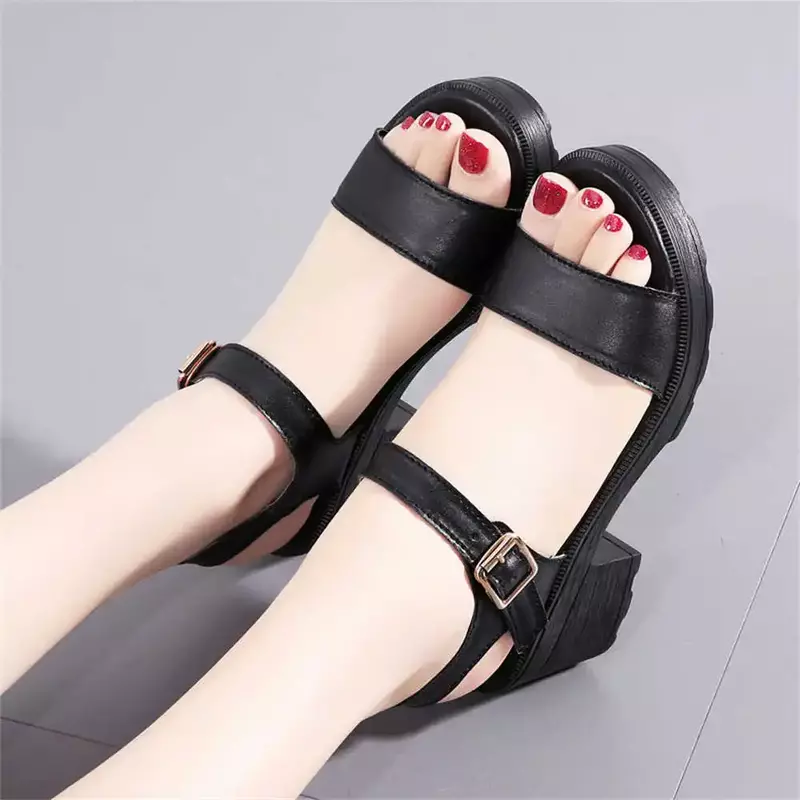 Small Numbers Oversize Slippers Indoor Sports Woman Shoes Women's Summer Sandals Shoes Sneakers Snekers Tenya All Brand