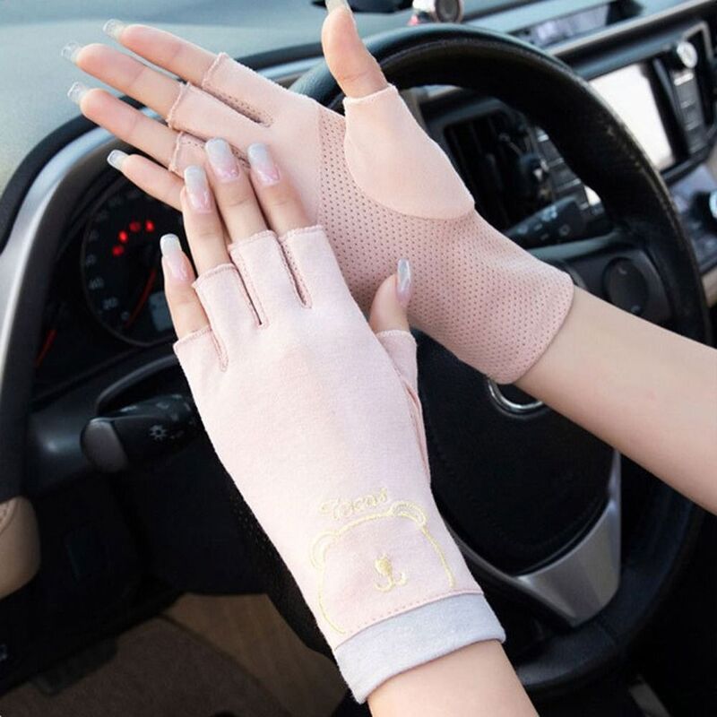 Luvas de condução em malha antiderrapante para mulheres, algodão, tela sensível ao toque, protetor solar, meio dedo, verão, letra