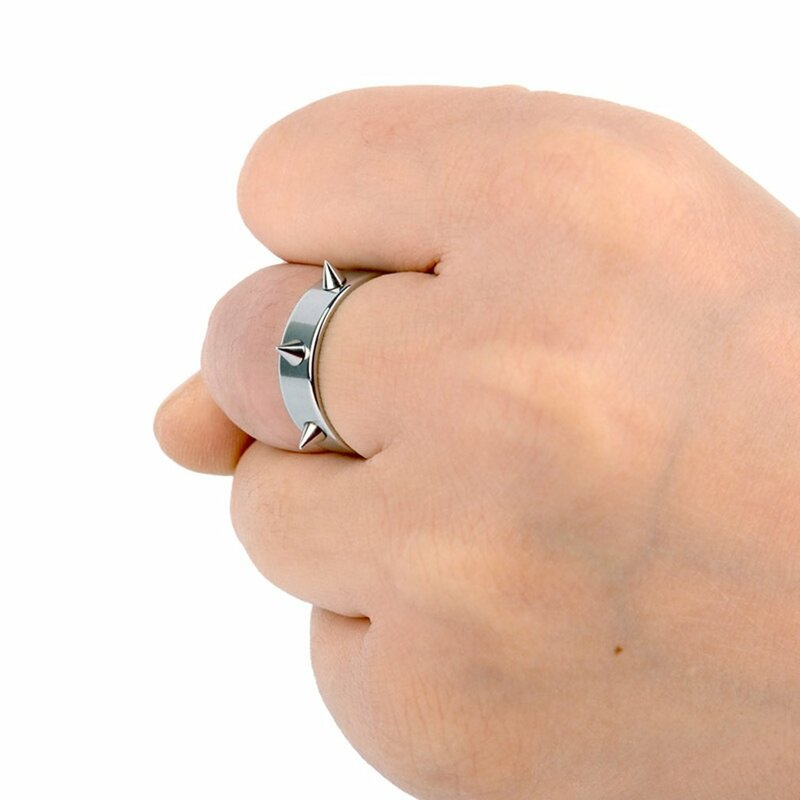 Cincin tiga sudut anti-serigala, cincin pertahanan diri Baja Titanium tahan lama Electroplating perhiasan indah alat pertahanan diri