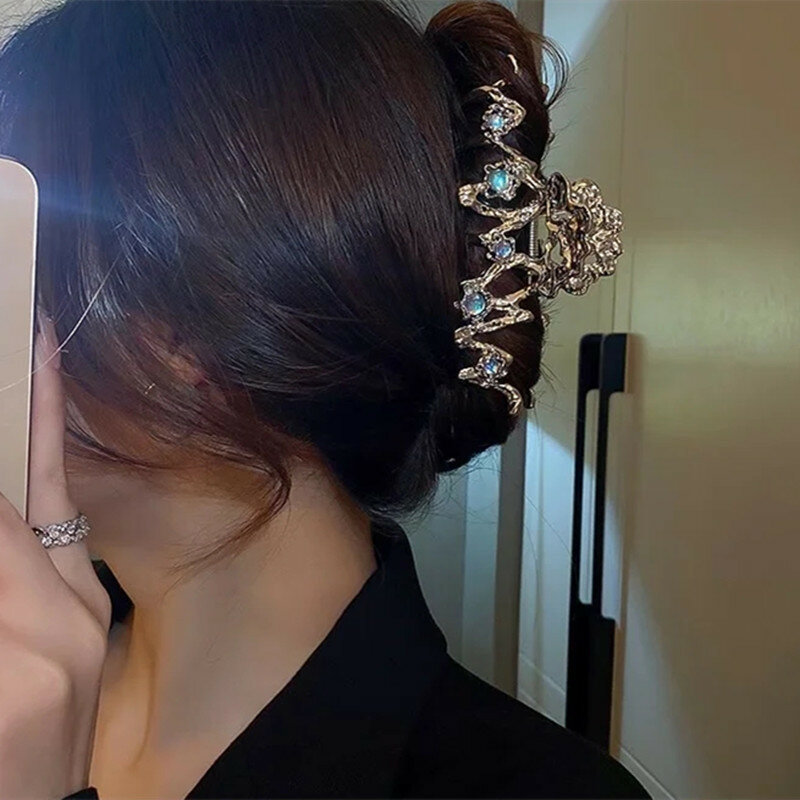 Berlian Imitasi Tidak Beraturan Wanita Ukuran Besar Klip Rambut Perak Emas Jepit Rambut Kepiting Logam Cair Tidak Beraturan Klip Besar Gadis Mode