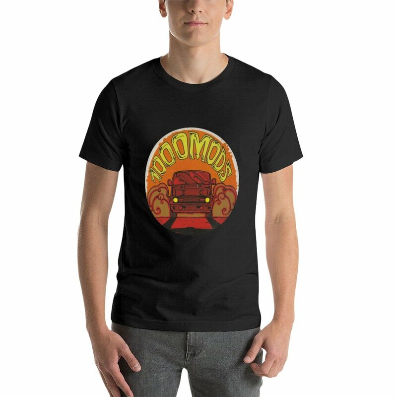 Новые 1000 моды, супер-фургон для отпуска, логотип. Мужская футболка с коротким рукавом