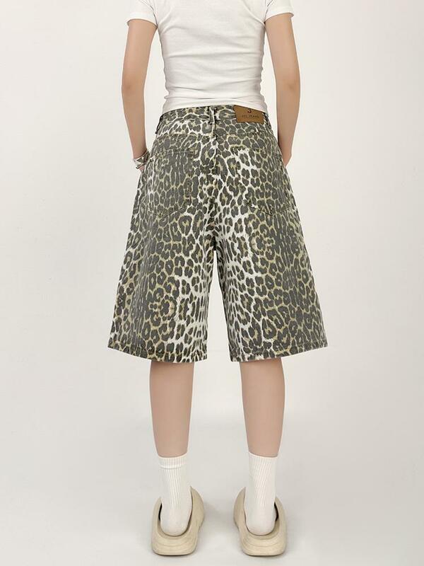 QWEEK celana pendek Denim motif macan tutul wanita, celana Denim Y2k longgar Vintage Streetwear pinggang tinggi musim panas kaki lebar lima poin