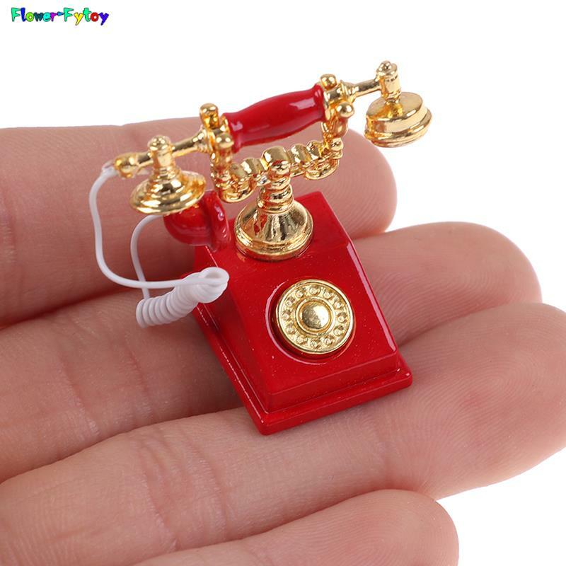 Modelo de teléfono en miniatura de aleación, accesorio de decoración para casa de muñecas, Retro, 1 unidad, 1:12