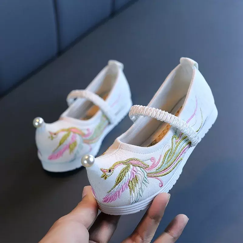 Китайские танцевальные туфли Hanfu для маленьких девочек, винтажные туфли в стиле ретро с вышивкой птиц и жемчужинами, детская обувь из хлопка, Детская сценическая обувь