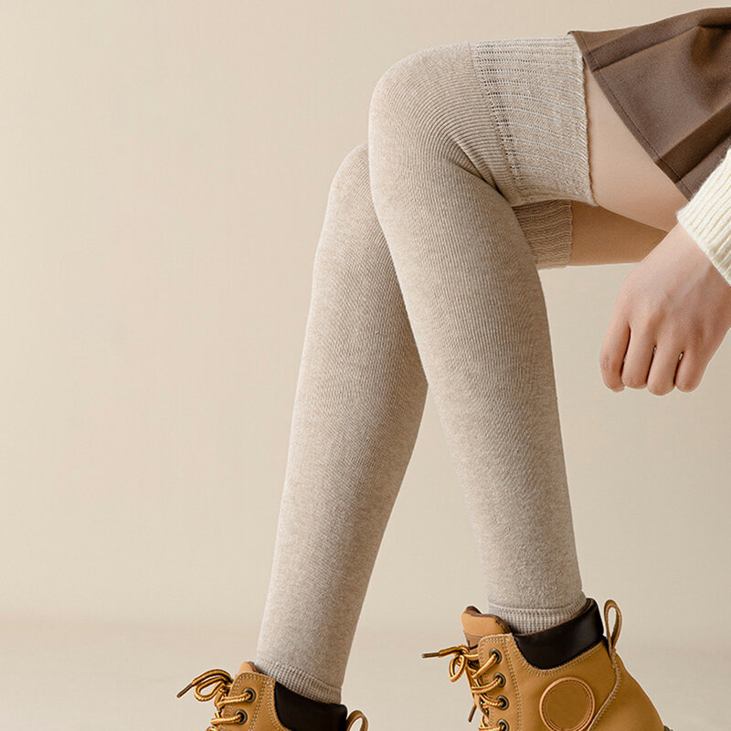 Kaus kaki tabung panjang wanita, kaos kaki rajutan tebal elastis tinggi pelindung anti-gesekan