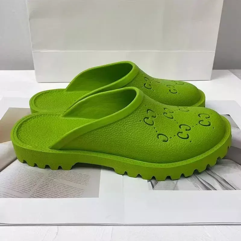 New Baotou Hole Shoes with Flat Bottom and Middle Heel Fashionable and Versatile Breathable Anti Odor Indoor and Outdoor Wearing