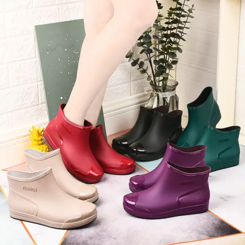 Sepatu bot hujan wanita, sneaker bot tabung pendek anti-selip, tebal tahan air hangat 2024