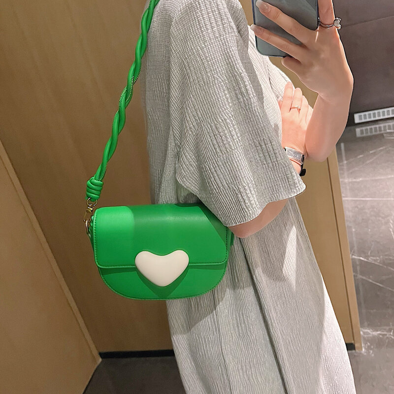 Love Cute 2024 Summer Fashion Saddle Handbags Trendy Womens Crossbody Bag With Chain Luxury Designer Shoulder Bag High Quality