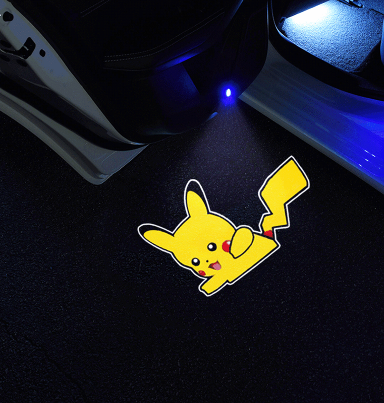 C2 lampu malam mobil LED dinamis, lampu proyektor kartun LED unik dapat diisi ulang pintu mobil lampu peringatan, lampu dekorasi Anime