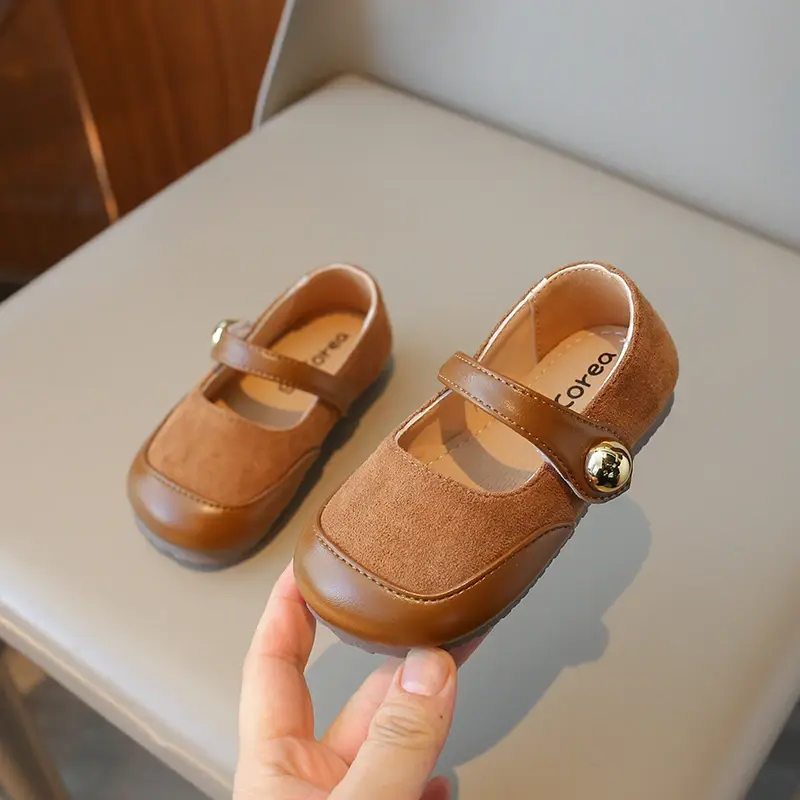 Sepatu datar anak perempuan, SNEAKER KULIT tambal sulam kasual sol lembut gaya Chic musim semi musim gugur untuk anak-anak