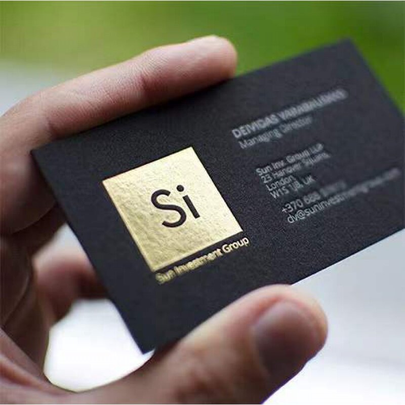 Kunden spezifisches Produkt 、 kunden spezifischer Logo name schwarze Prägung einzigartige Goldfolien-Visitenkarten