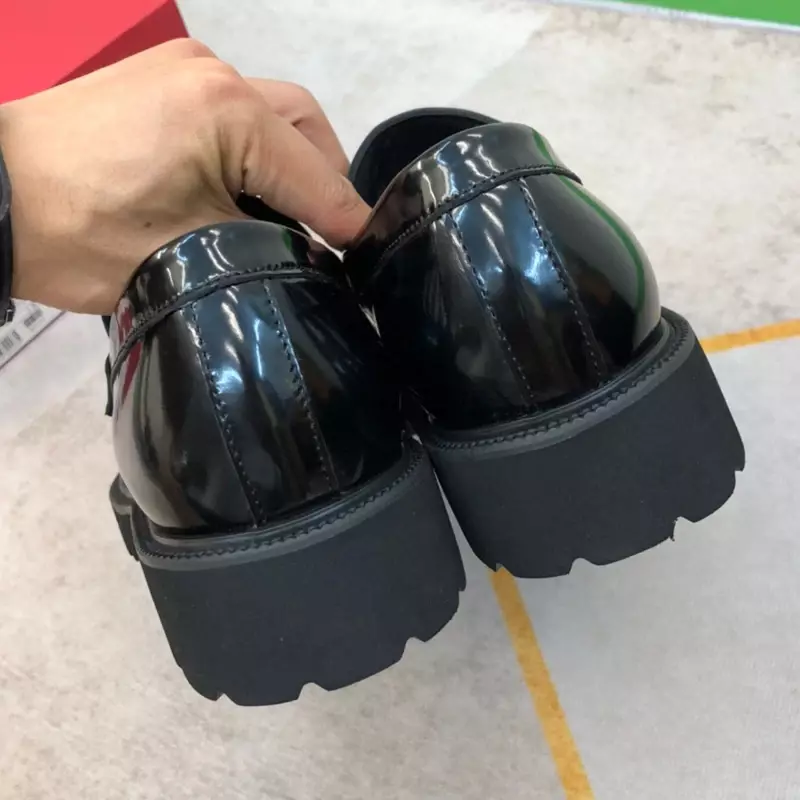 남성용 블랙 글로스 브러시 가죽 로퍼, 미끄럼 방지 밑창, 편안하고 가벼운 캐주얼 가죽 신발, 2024 신상