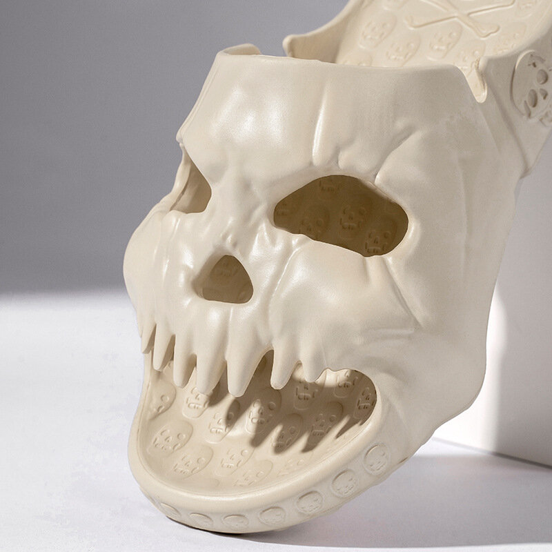Nieuwe Gepersonaliseerde Skull Design Mannen Slippers 2024 Zomer Buiten Plezier Glijbanen Dikke Bodem Van Strand Antislip Vrijetijdsvrouwen Sandalen