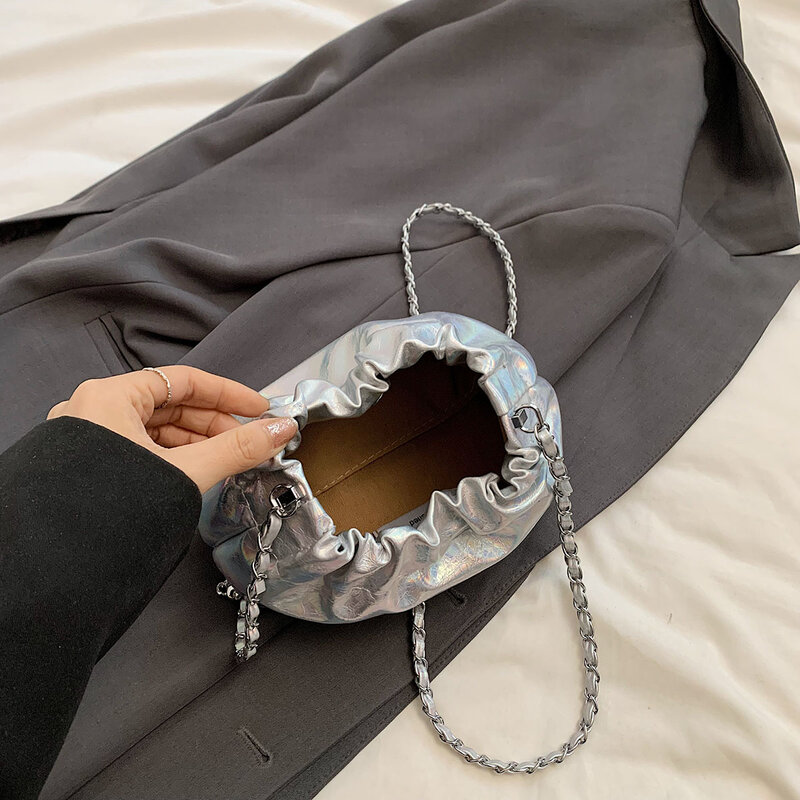 Tas selempang perak kecil untuk wanita, 2024 Korea Fashion desainer wanita tas ember wanita rantai tas tangan dan dompet serut