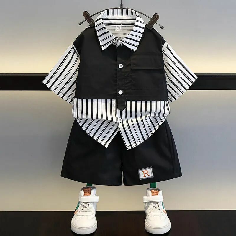 子供のためのカジュアルなツーピースのトラックスーツ,Tシャツとショーツのセット,幼児のためのファッショナブルな服