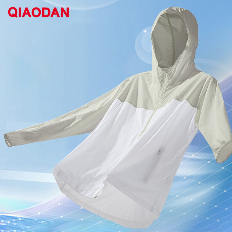 QIAODAN pakaian pelindung matahari pria, jaket bertudung kasual nyaman bernafas UPF100 + kualitas tinggi 2024