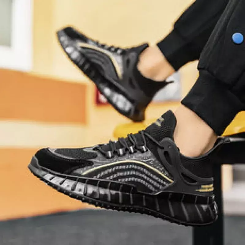 Scarpe da uomo popolare estate nuova Sneaker nera da uomo traspirante Tenis scarpe Casual scarpe da corsa