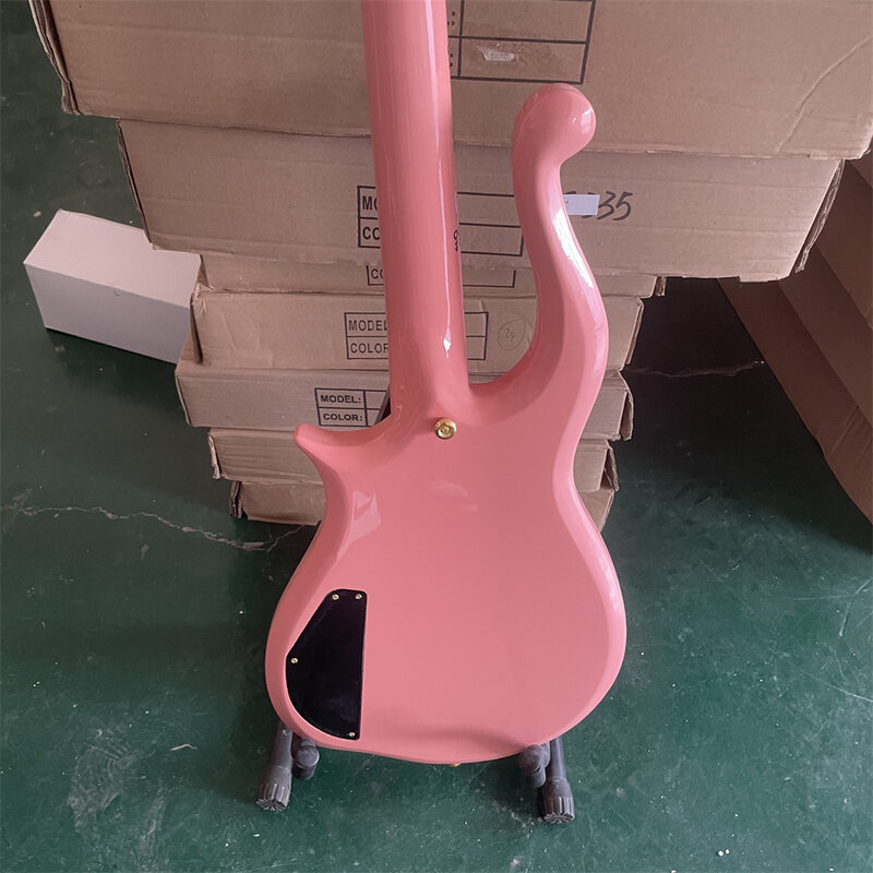 Guitare électrique classique 1 nuage rose avec touche en érable, corps en acajou