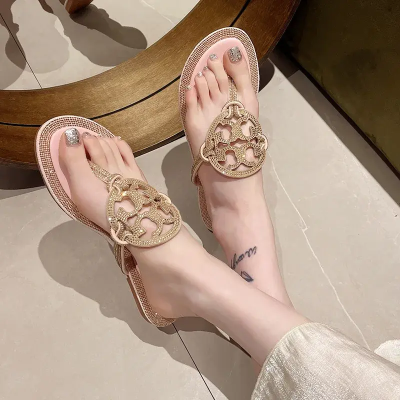 Sandal kristal wanita musim panas sepatu landasan pacu simpul kupu-kupu berlian imitasi sandal jepit wanita sandal Flat nyaman mode liburan wanita