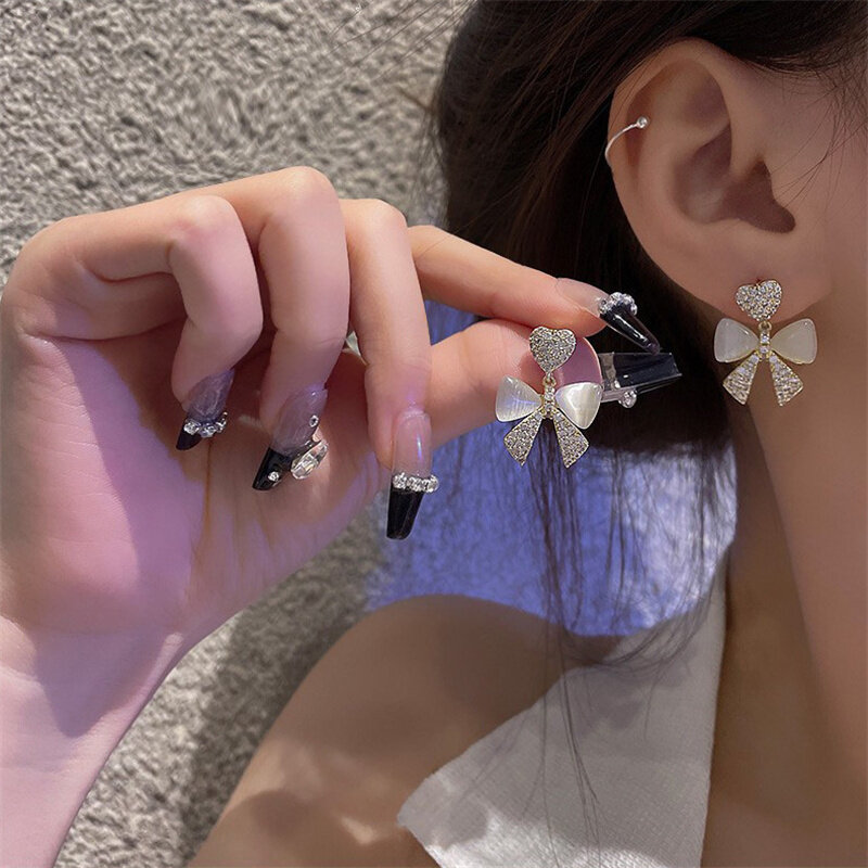 1Pair Korean Version Fashion Earrings Simple Temperament Rhinestone Butterfly Flower Pearl Ear Nail Earrings For Women Jewelry