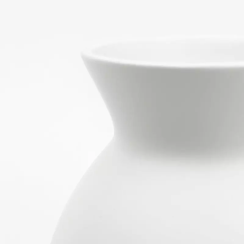 Majuging-ソリッドホワイト仕上げセラミック花瓶、6.75インチx 8