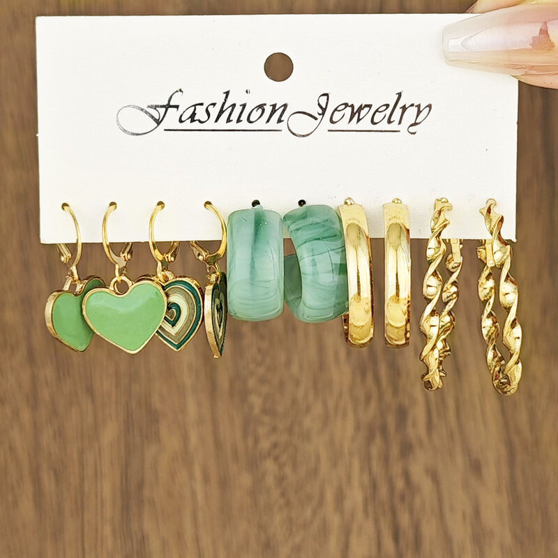 女性のためのレトロな金の幾何学的なイヤリングセット、丸い真珠、ファッション