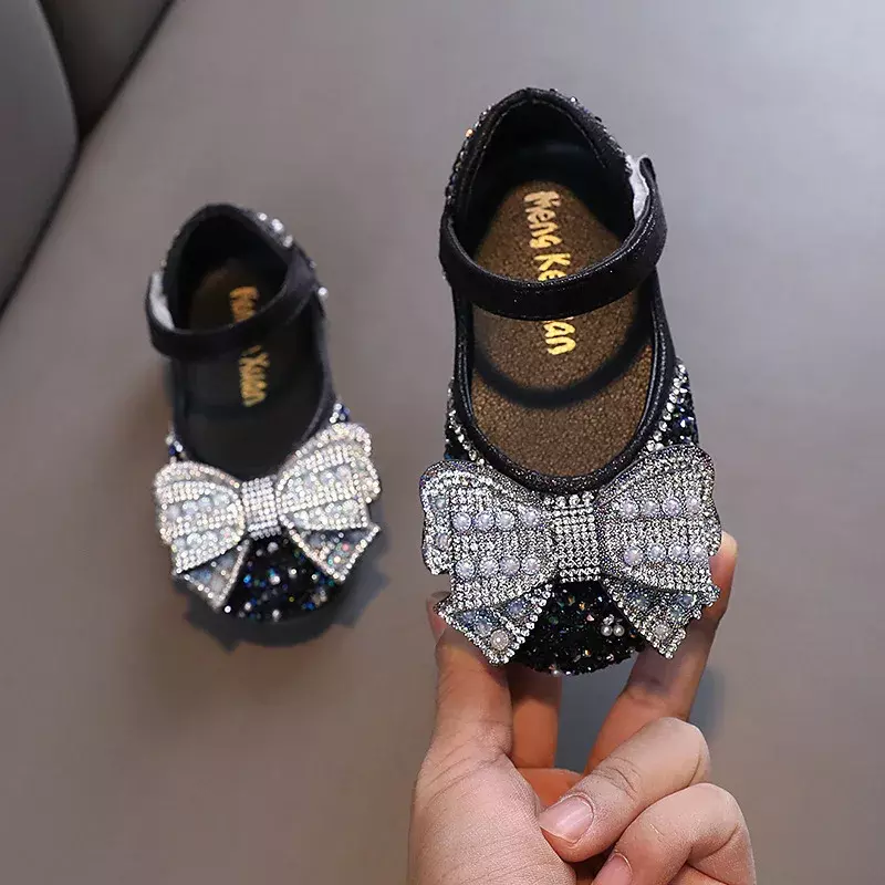 Демисезонные кожаные туфли со стразами для девочек, детская блестящая обувь принцессы с бантом для малышей, танцевальные туфли J182, 2024