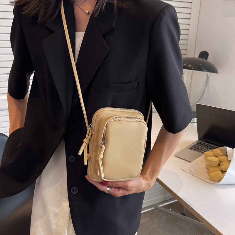ขนาดเล็กบางสายคล้องกระเป๋าผู้หญิงออกแบบกระเป๋าถือหนังซิปกระเป๋าสาว Mini Crossbody กระเป๋า