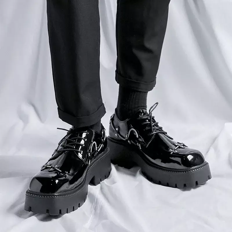 Buty męskie w stylu brytyjskim Derby na grubej podeszwie z portretem Czarne męskie skórzane buty biznesowe na co dzień 2024