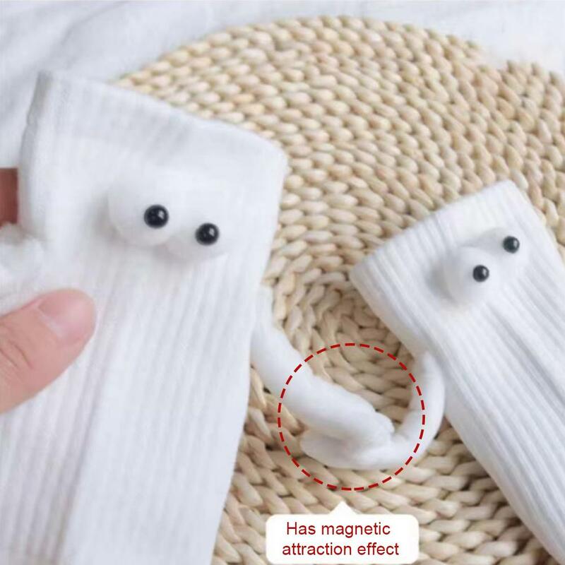 Chaussettes 3D à Succion Magnétique en Coton pour Couple, Accessoire Amusant, Créatif, Noir et Blanc, avec Yeux de Dessin Animé, 1 Paire