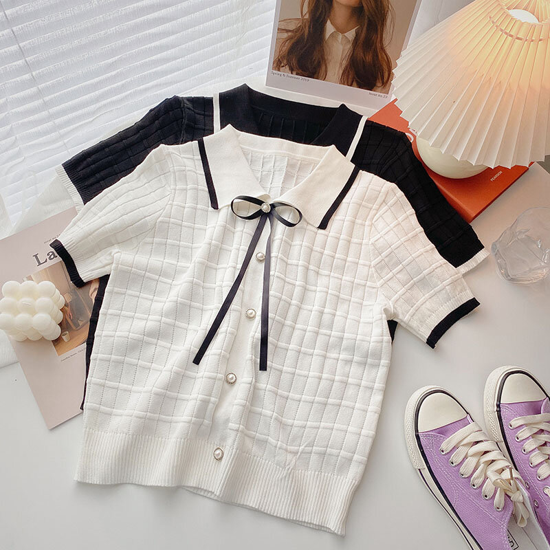 Bow and Pearl Buckle Design with A Retro Knit Sweater for Women's Early Autumn 2024 Korean Style Check Pattern Short Top