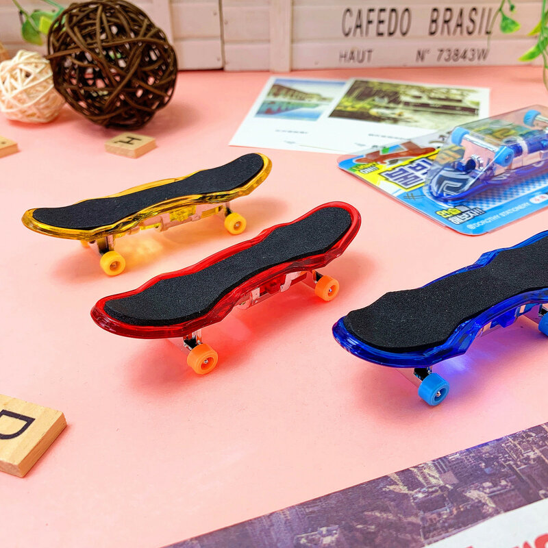 Finger Skateboard Spielzeug Mini Fingertip Projektion LED Glowing Roller kinder Puzzle Tabelle Spiele Neuheit Spielzeug