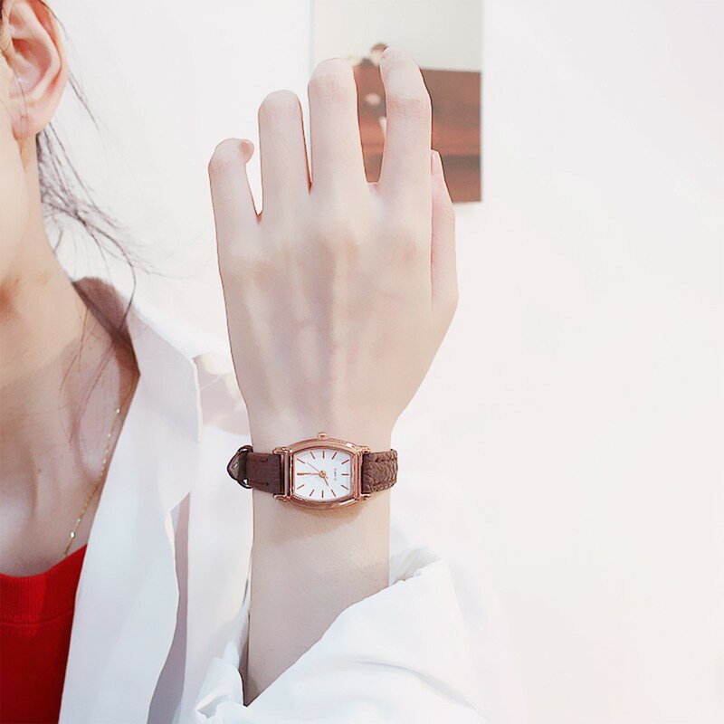 สายหนังคุณภาพสูงนาฬิกาข้อมือแฟชั่นสำหรับผู้หญิงสายคล้องคอนาฬิกา Analog นาฬิกาควอตซ์ Vintage นาฬิกาข้อมือผู้หญิง Relogio Feminino