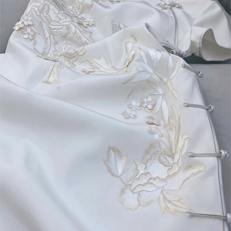 Cheongsam de style chinois rétro pour femmes, robe à fond blanc, République de Chine, Nouveau