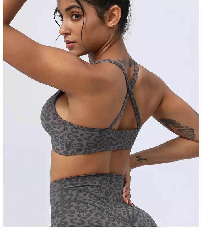 Women's Leopard Print Yoga Clothes Kink Beautiful Back Fitness Outdoor Running Bra+yoga Shorts Cross Waist Peach Hip Shorts