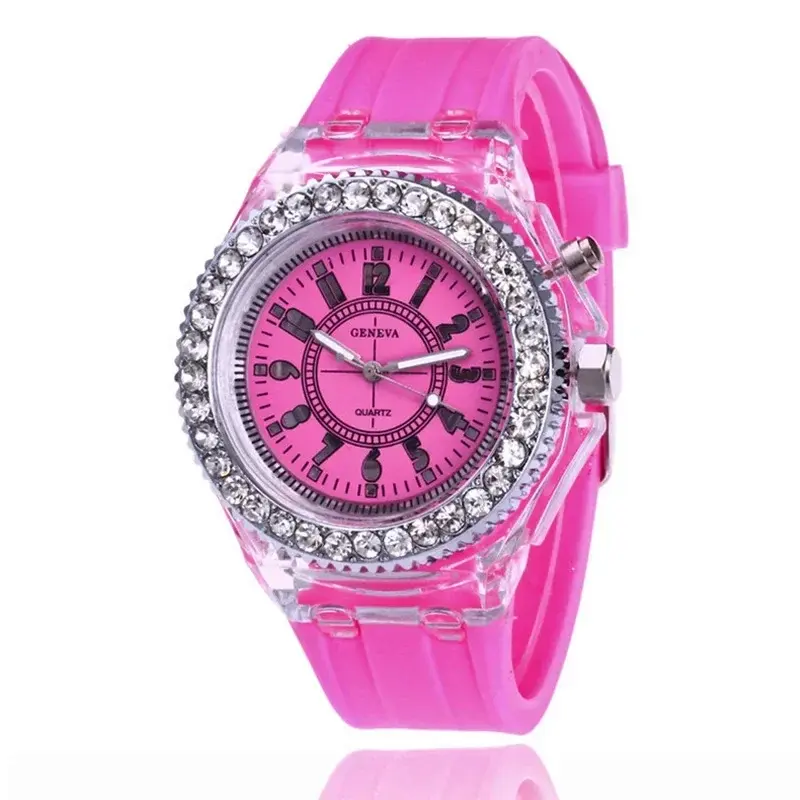 Jam tangan LED bercahaya kreatif jam tangan Quartz wanita jam tangan gelang silikon wanita 12 warna terang hadiah anak-anak